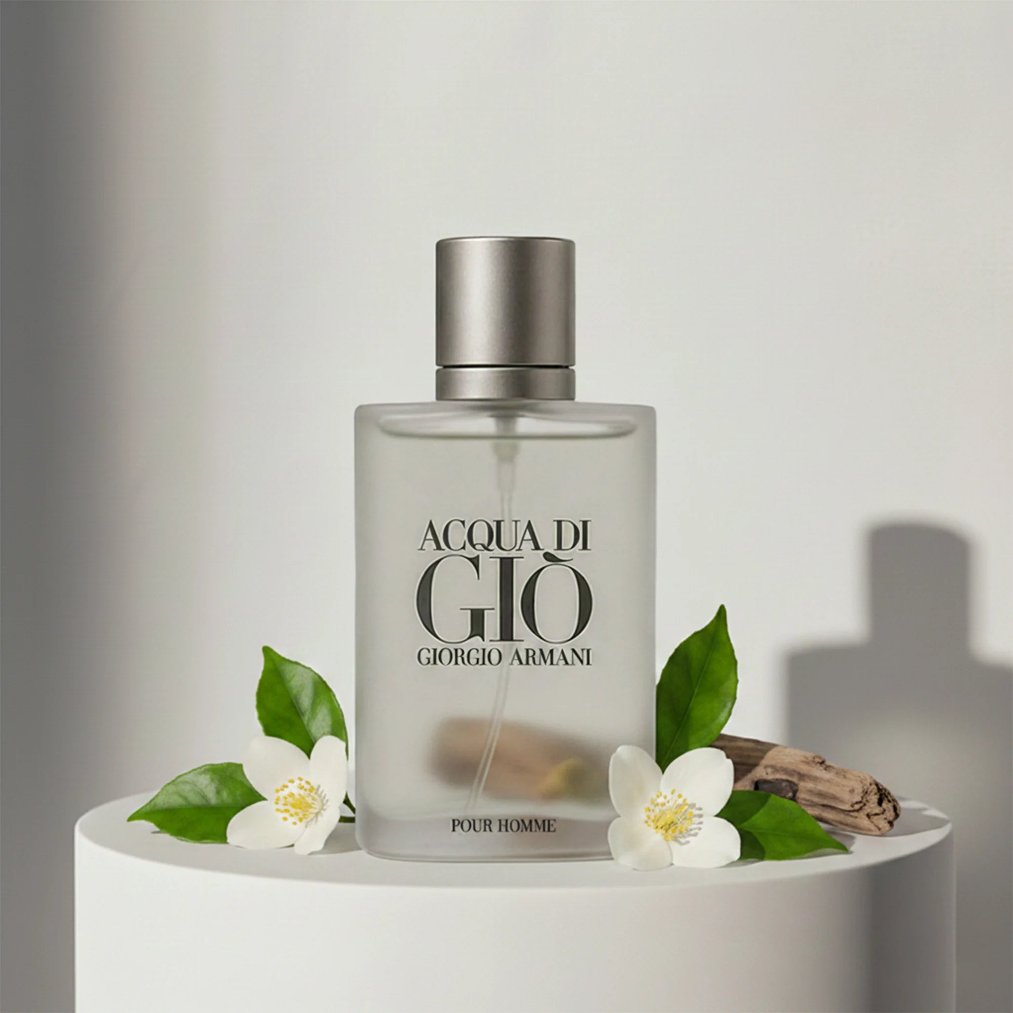 Giorgio Armani Acqua di Giò Pour Homme eau de toilette with marine notes, jasmine and cedarwood – available at luxuryperfumesamples.com
