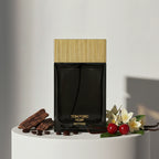 Tom Ford Noir Extreme eau de parfum with spice, cacao and cedarwood notes – available at luxuryperfumesamples.com
